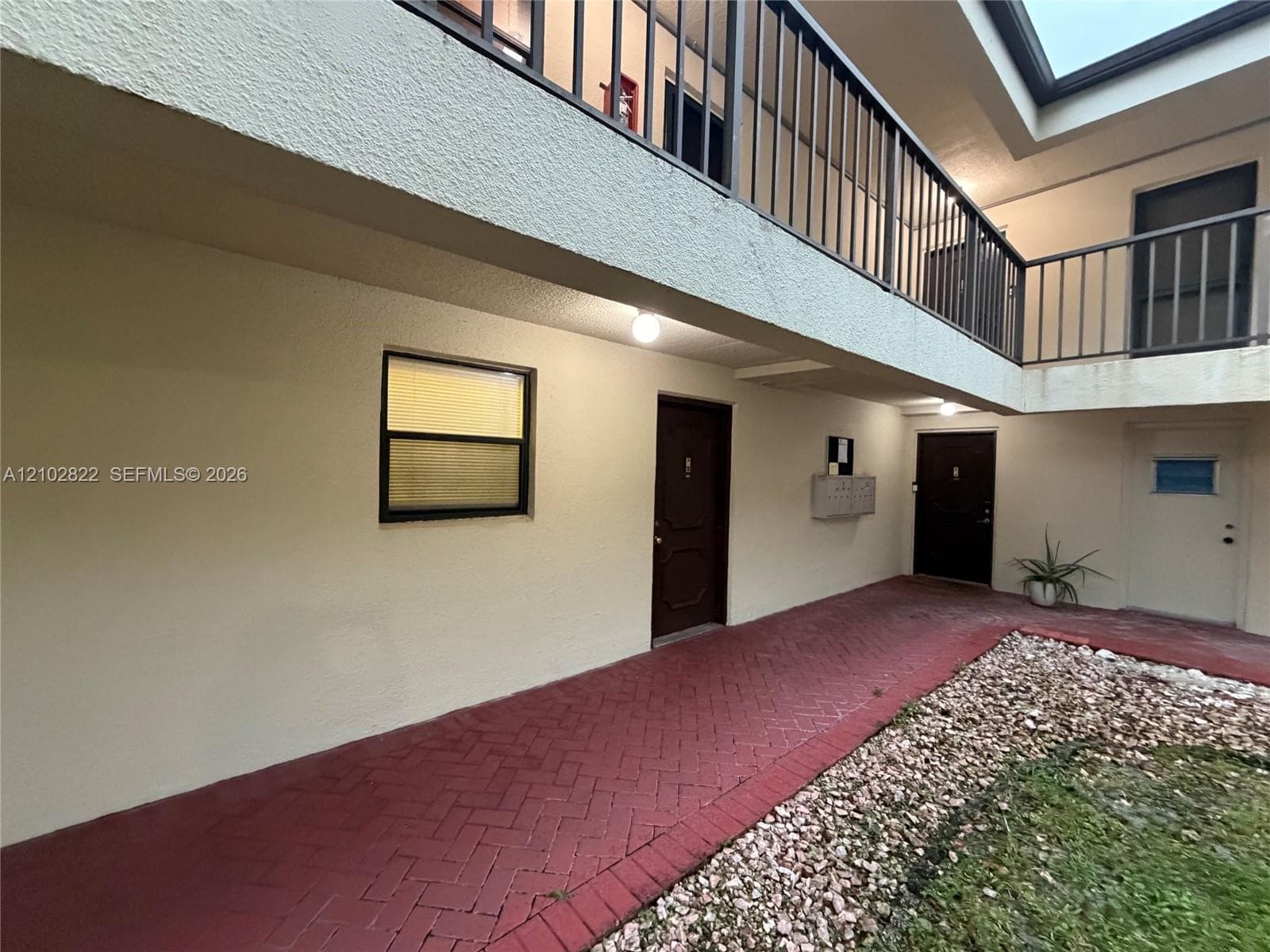 2300 S Cypress Bend Dr # 102, Pompano Beach FL 33069