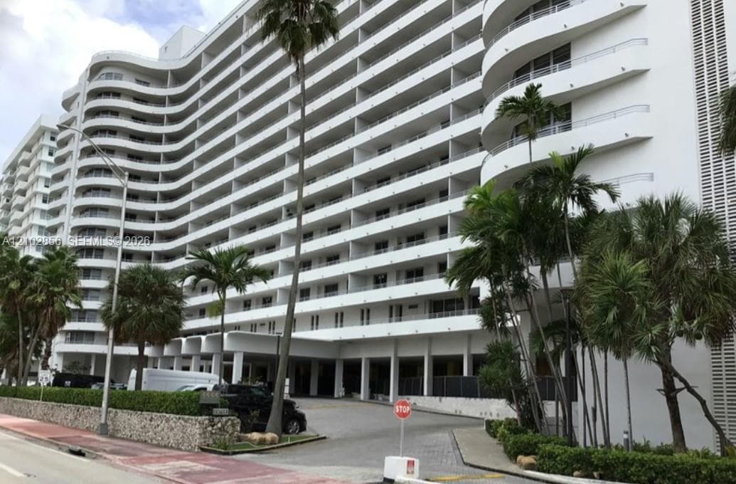 5555 Collins Ave # 15P, Miami Beach FL 33140