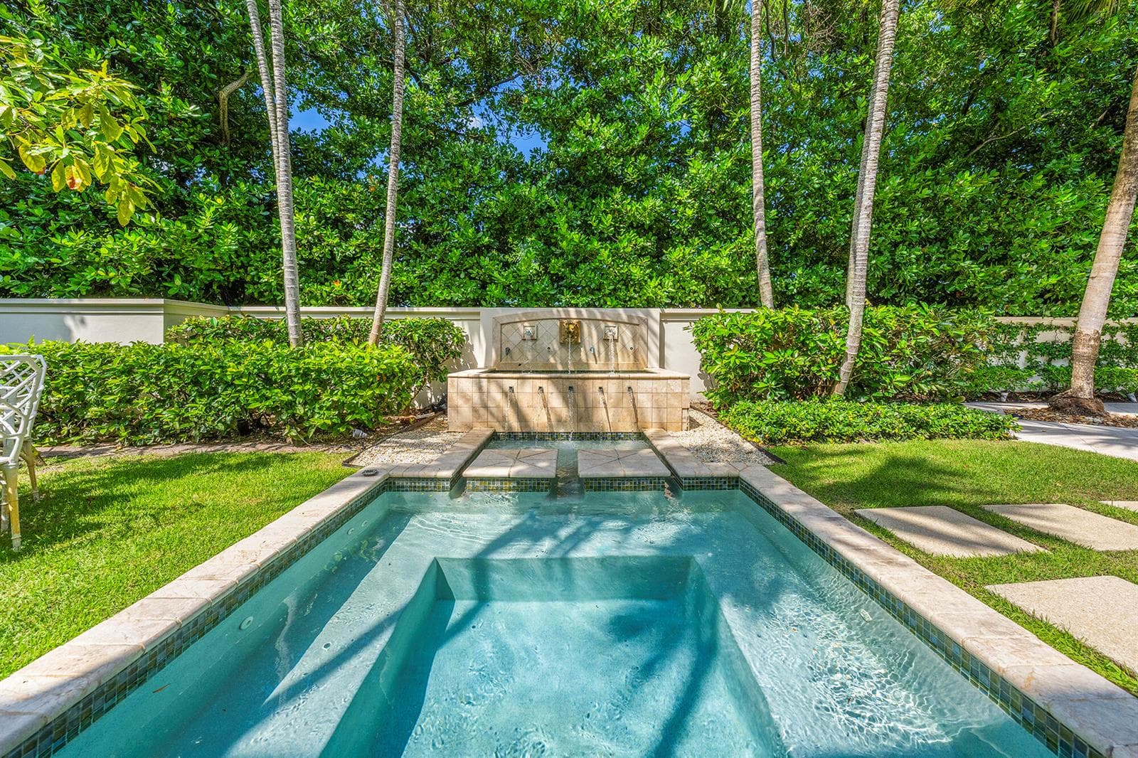 13 Via Vizcaya, Palm Beach FL 33480