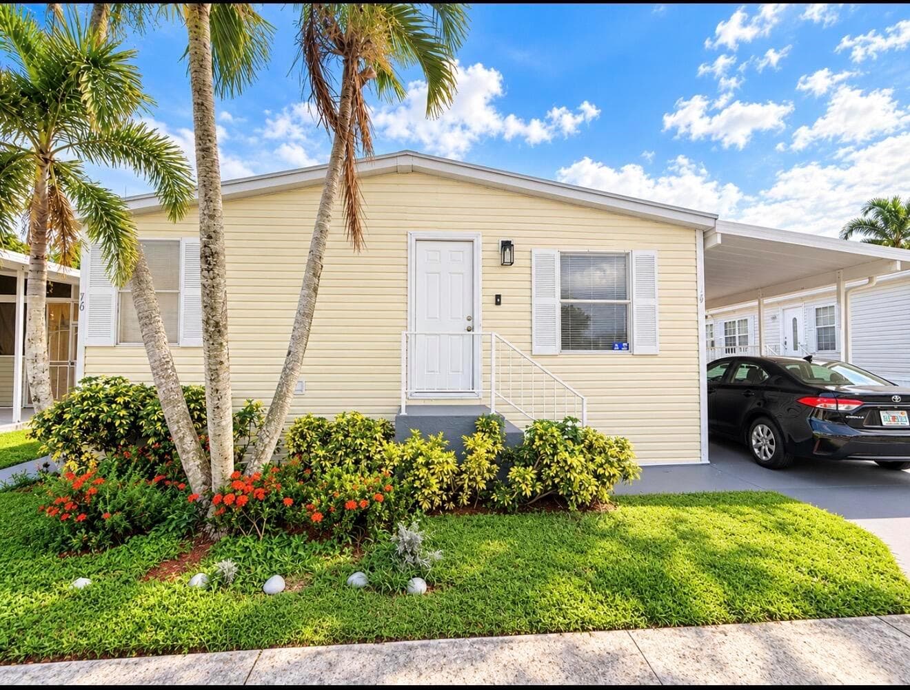 76 Plantation Boulevard, Lake Worth FL 33467