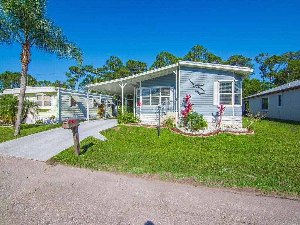 22 Mediterranean Boulevard E, Port St. Lucie FL 34952