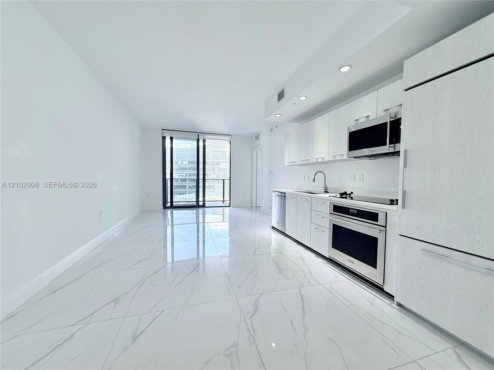 45 SW 9th St # 1209, Miami FL 33130