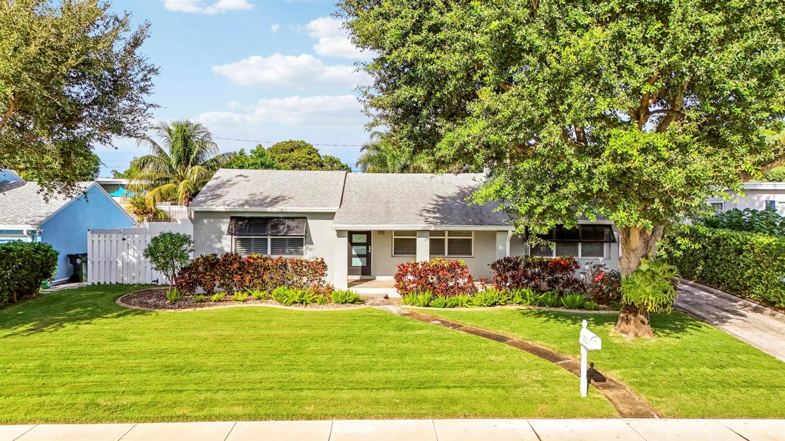 1111 N B Street, FL 33460