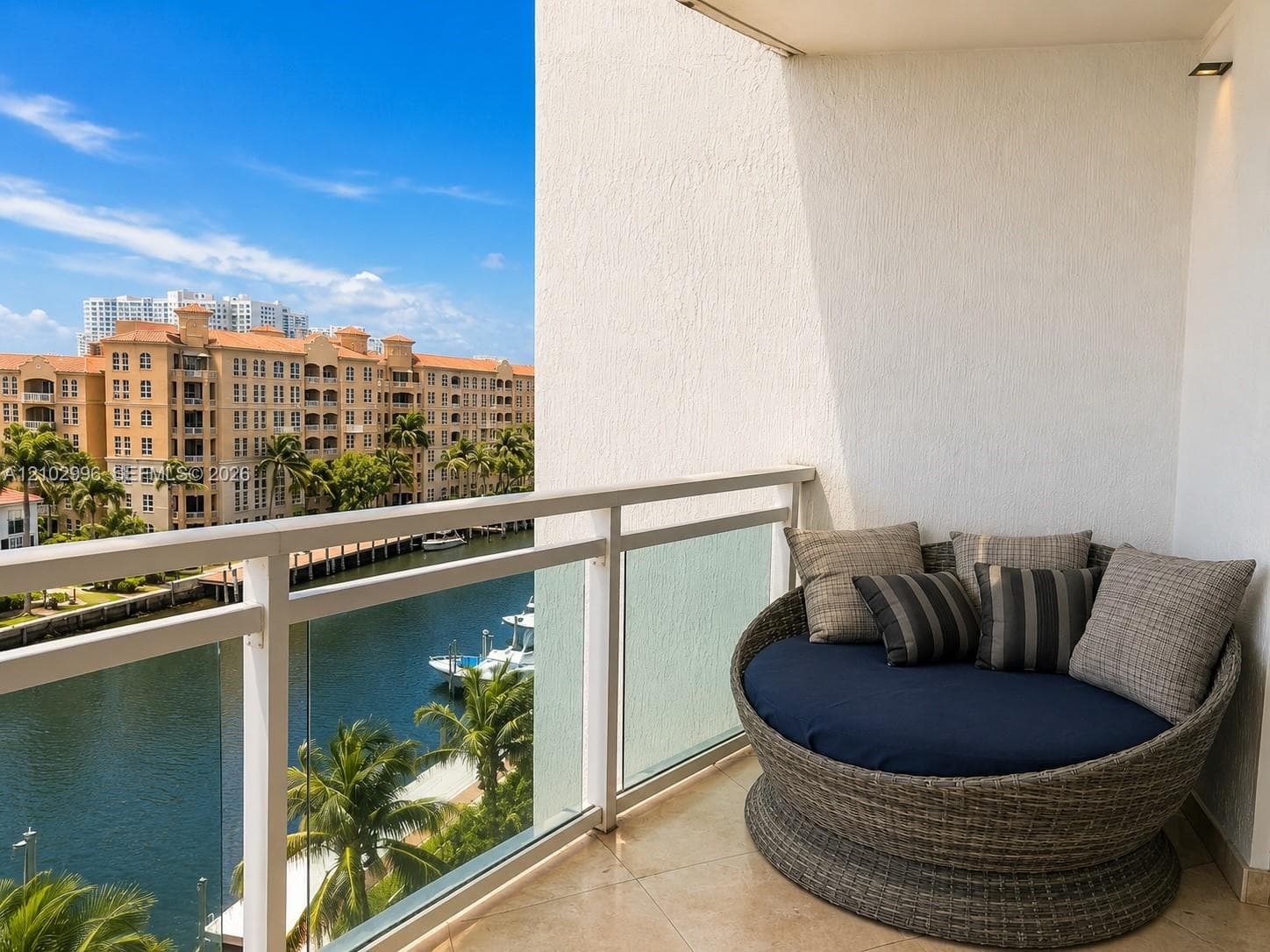 3000 NE 188th St # 604, Aventura FL 33180