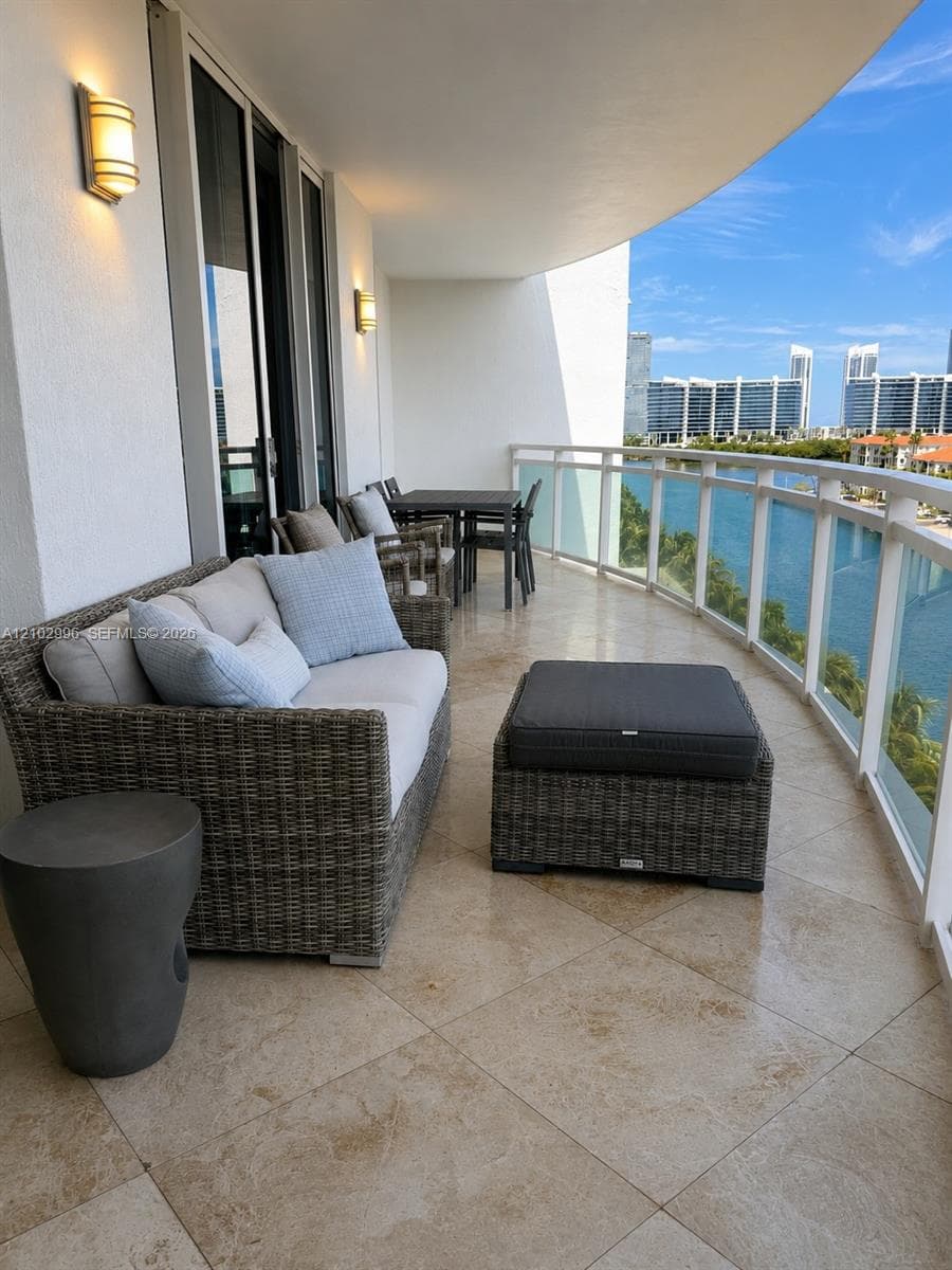 3000 NE 188th St # 604, Aventura FL 33180