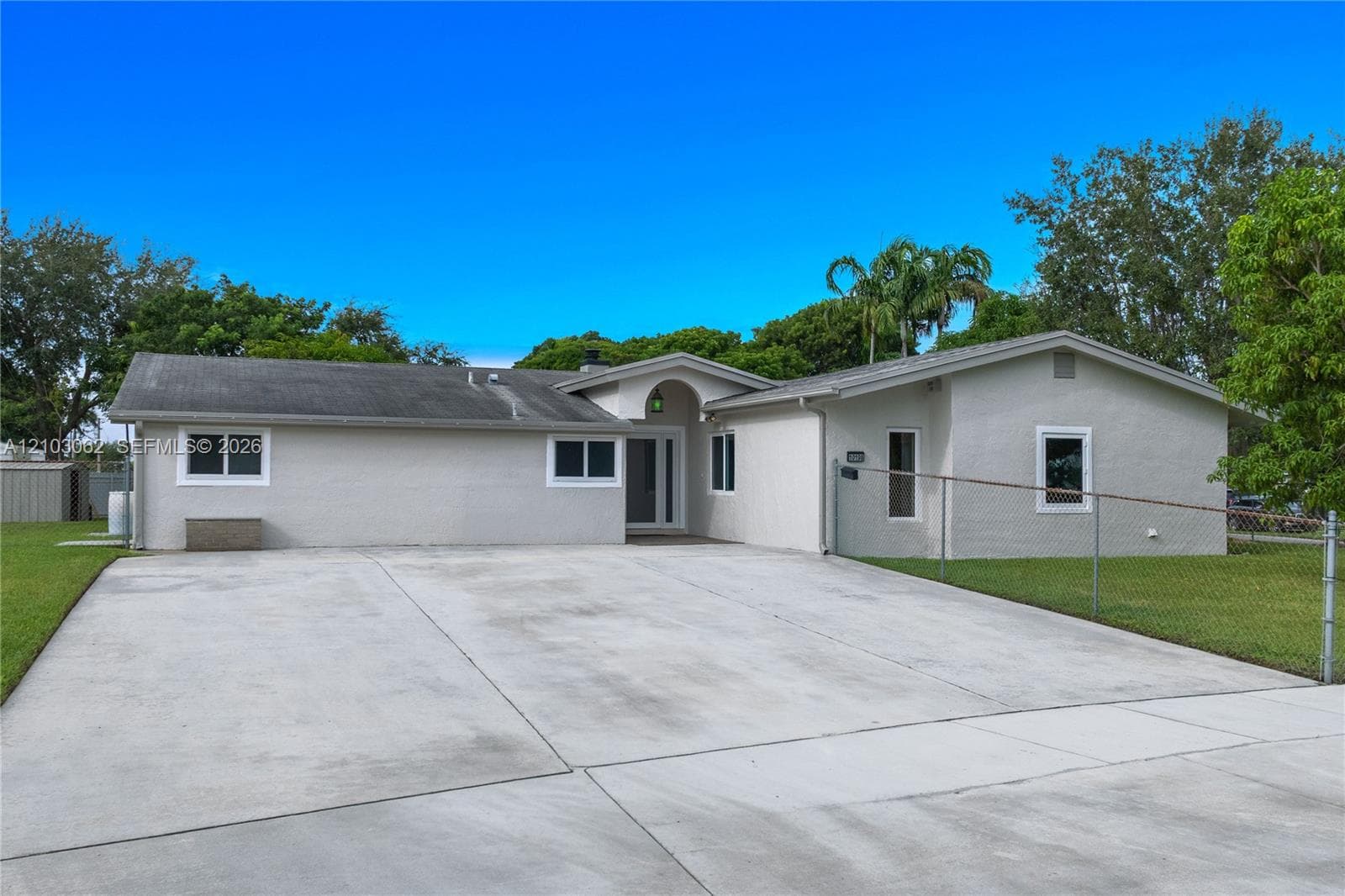 10198 SW 203rd Ter, Cutler Bay FL 33189