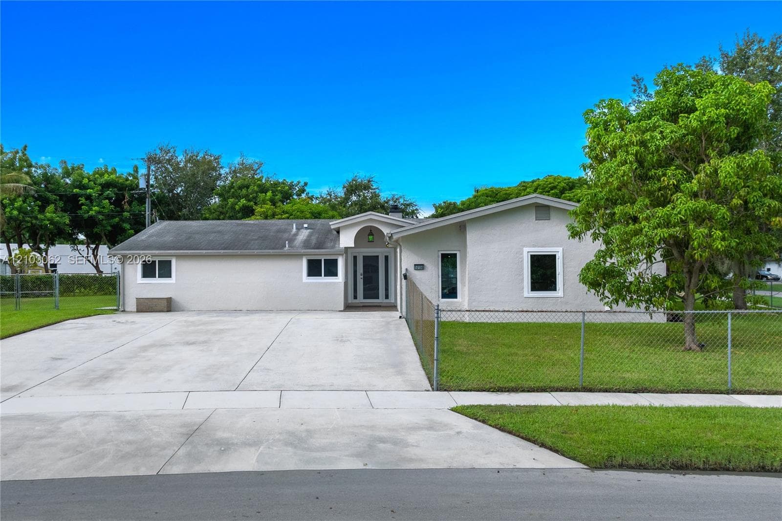10198 SW 203rd Ter, Cutler Bay FL 33189