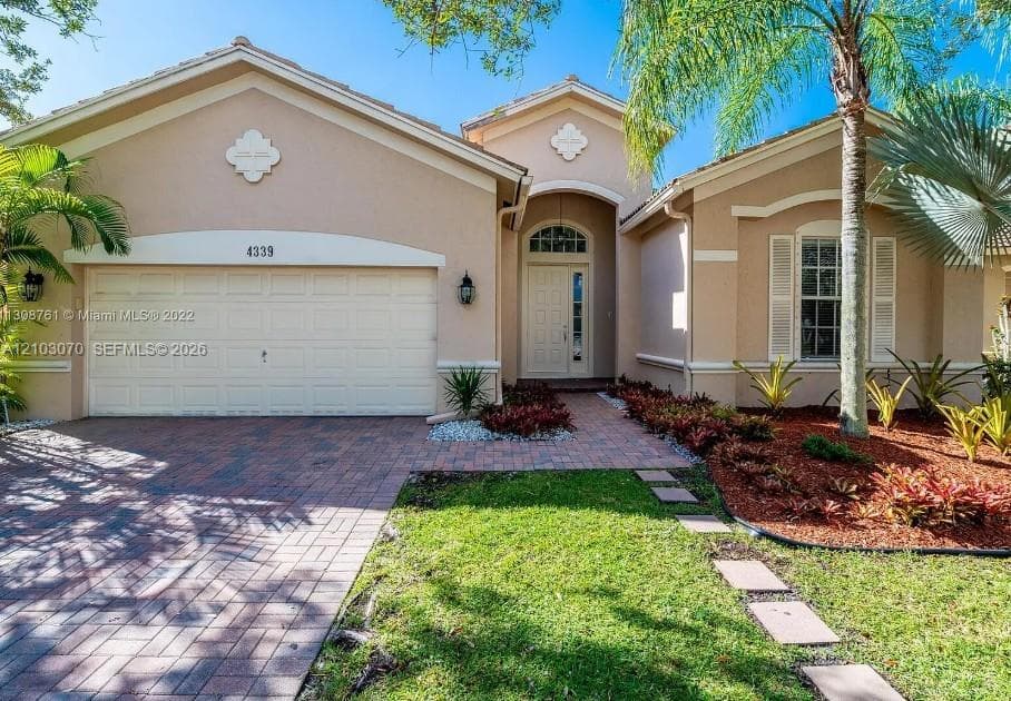 4339 W Whitewater Ave, Weston FL 33332