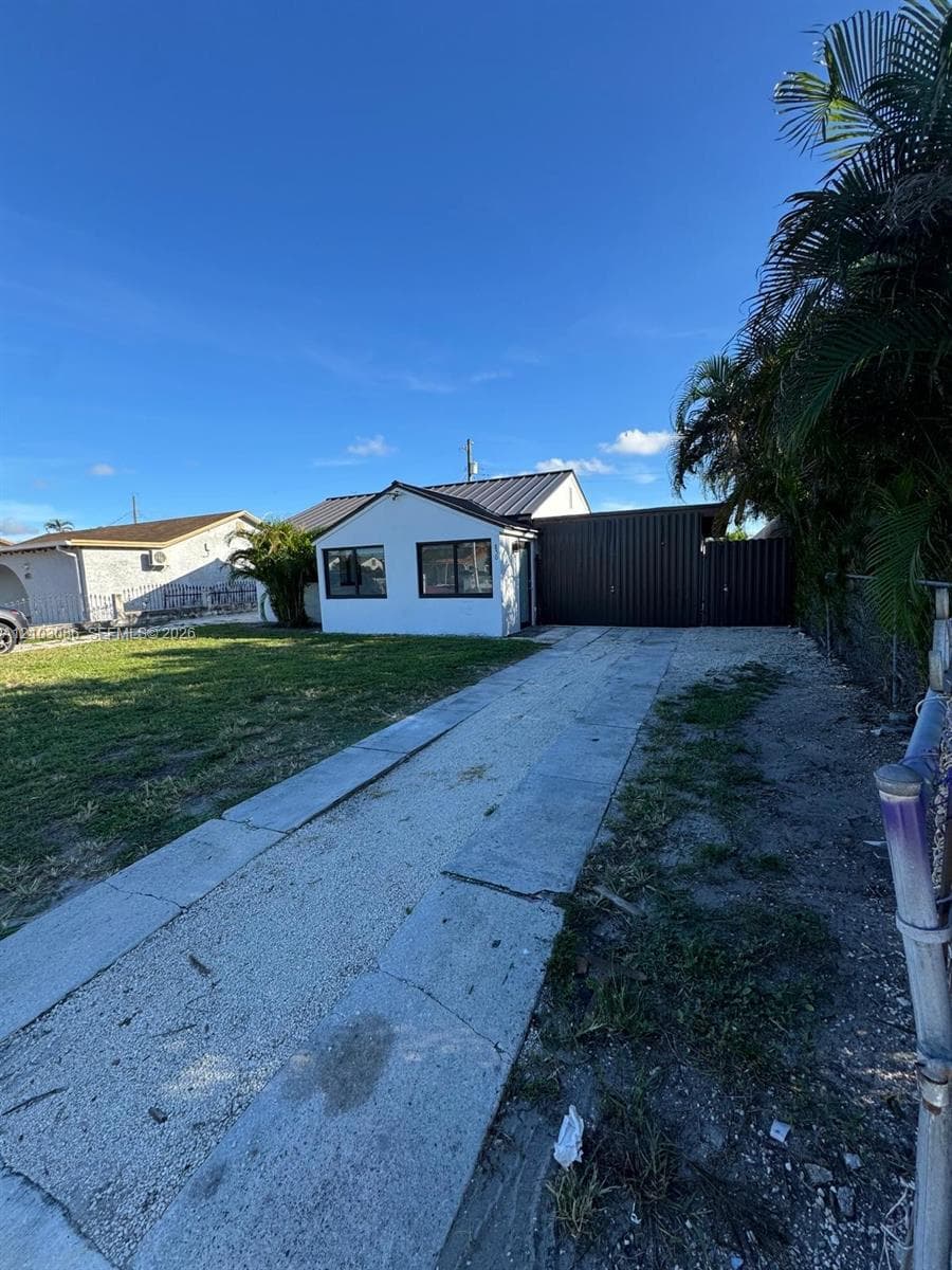 850 SE 2nd Pl, Hialeah FL 33010