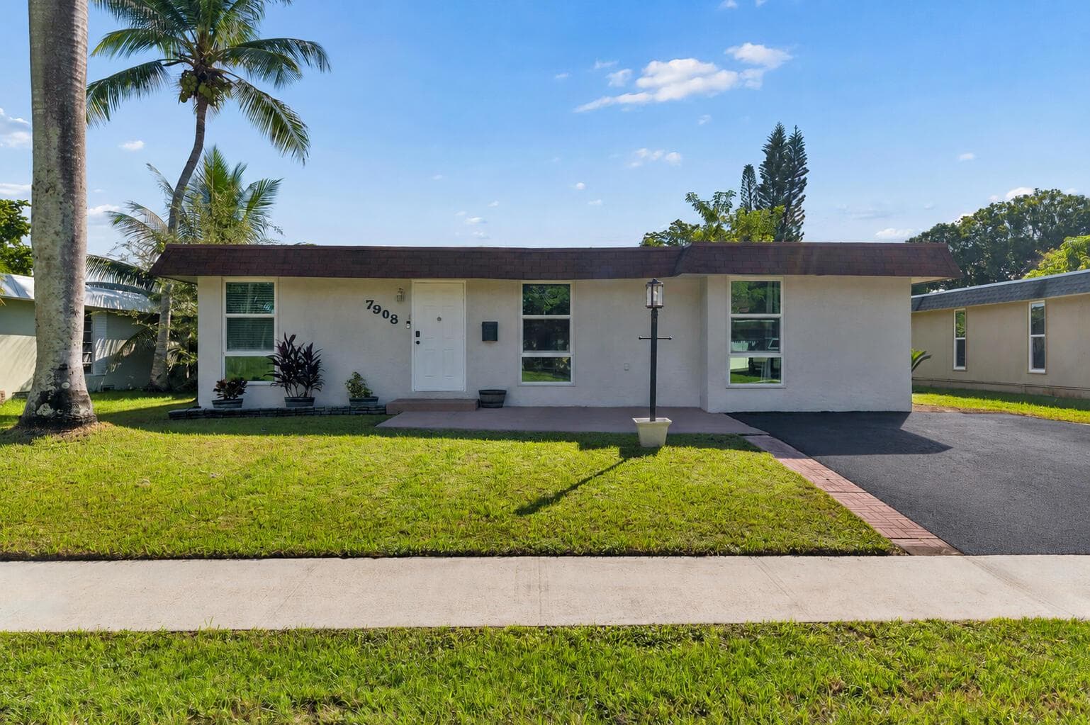 7908 NW 73RD Terrace, Tamarac FL 33321