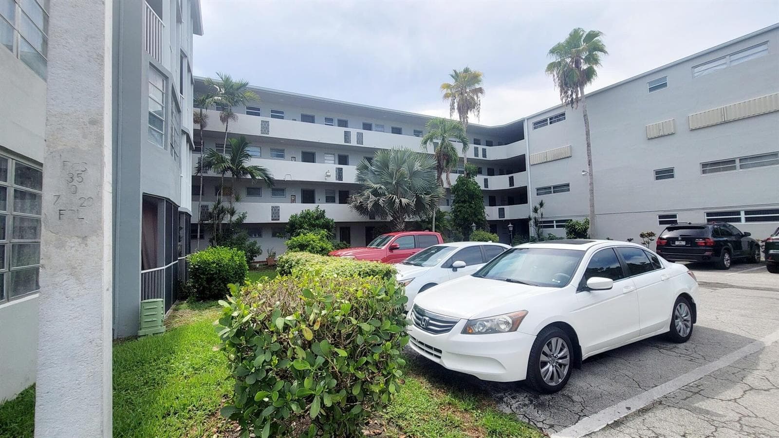 1660 NE 191ST Street # 1, Miami FL 33179