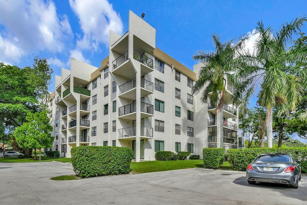 6190 Woodlands Boulevard # 107, Tamarac FL 33319