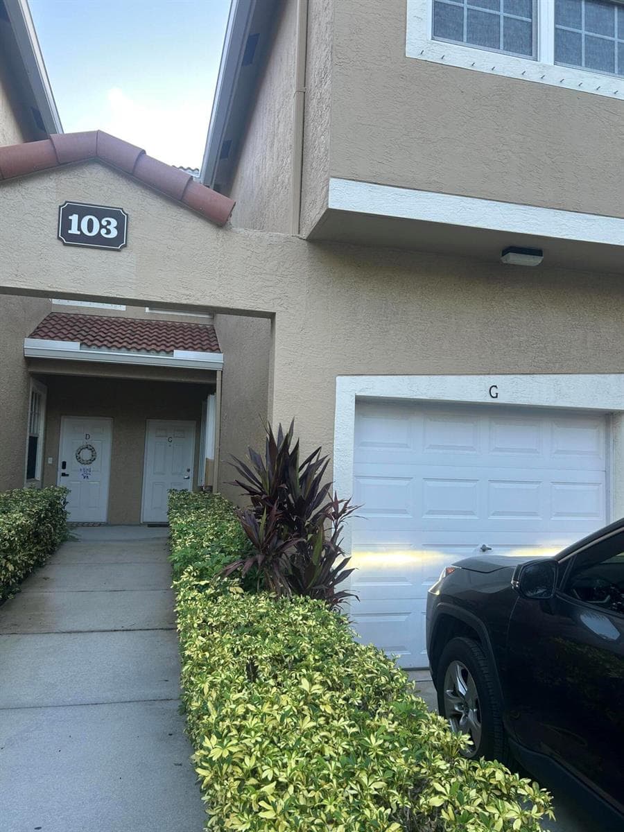 103 Lighthouse Circle # G, Tequesta FL 33469