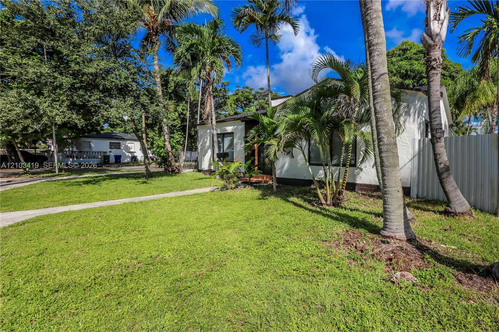 3095 NW 3rd St, Miami FL 33125