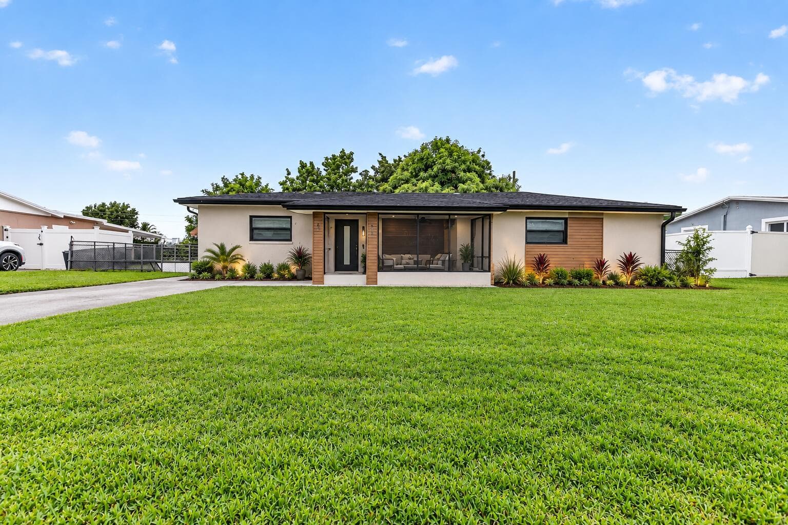 913 JAMAICAN Drive, West Palm Beach FL 33415