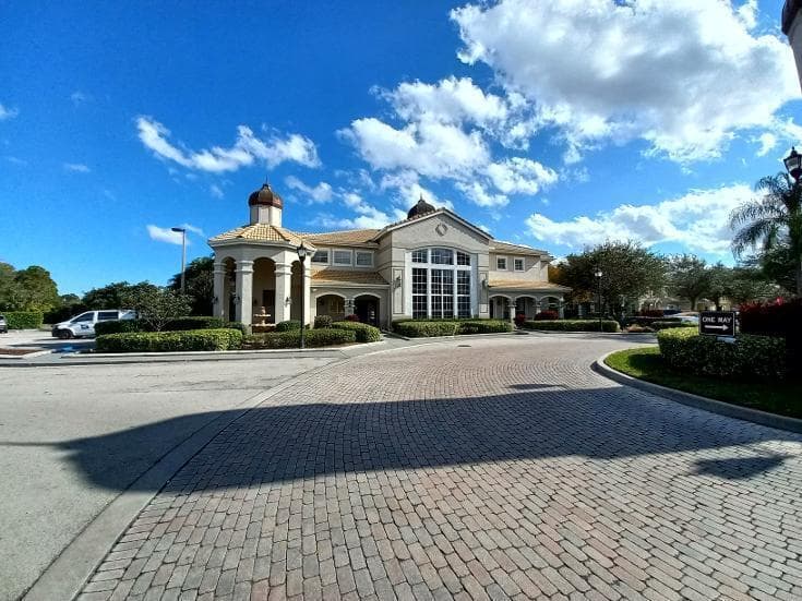 128 SW PEACOCK Boulevard # 206, Port St. Lucie FL 34986