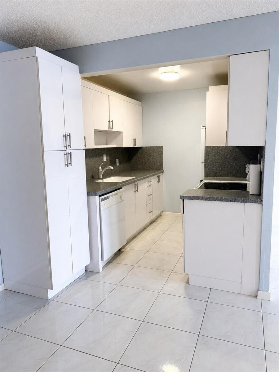 1089 WOLVERTON E # 1089, Boca Raton FL 33434