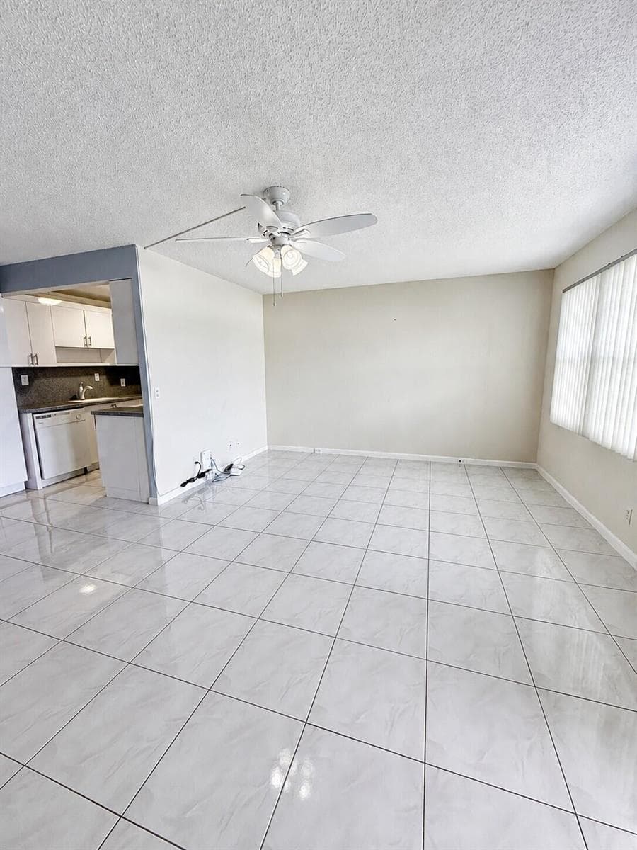 1089 WOLVERTON E # 1089, Boca Raton FL 33434