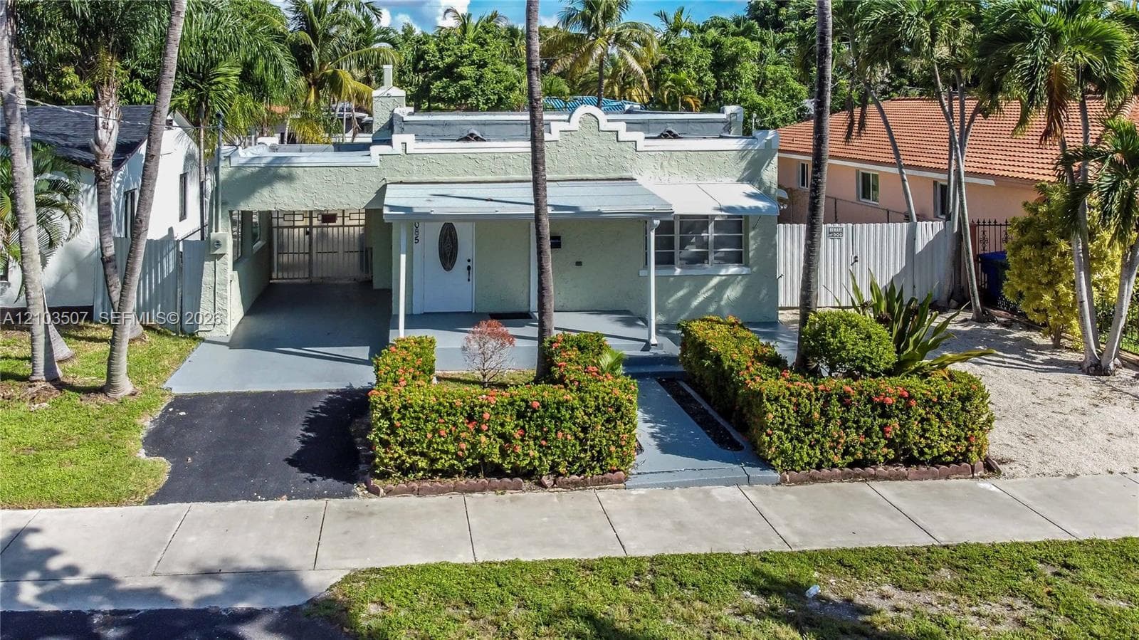 3085 NW 3rd St, Miami FL 33125