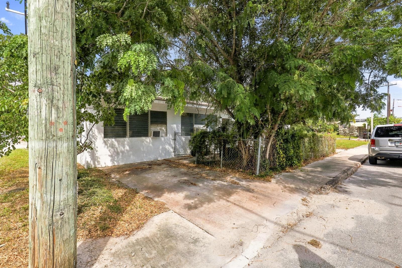 1208 3RD Avenue S, FL 33460