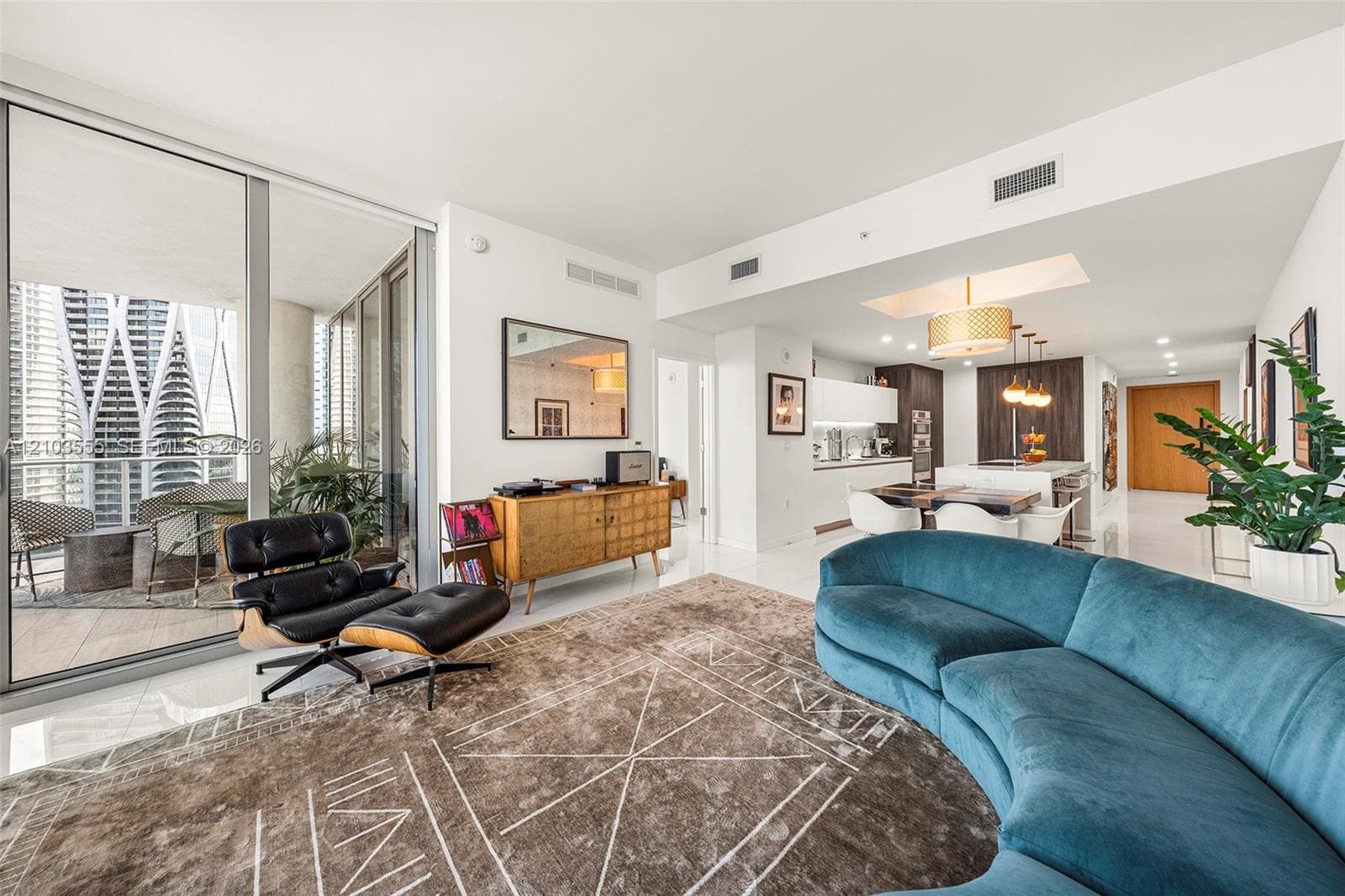 851 NE 1st Ave # 1901, Miami FL 33132