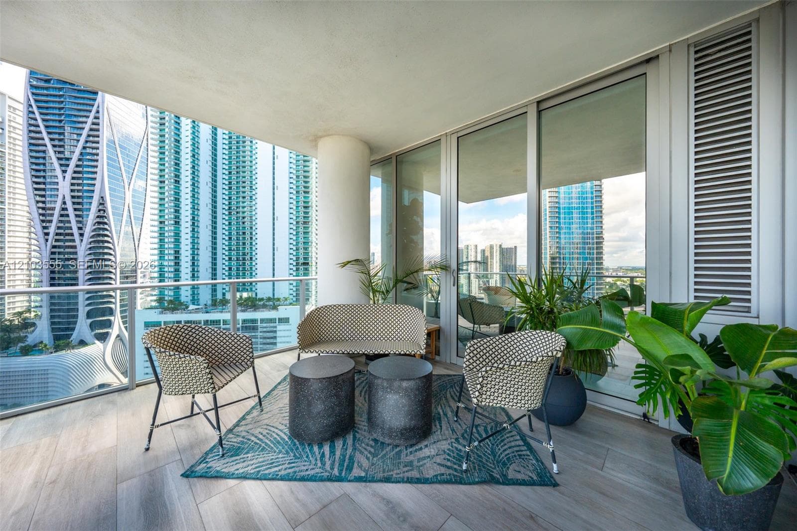 851 NE 1st Ave # 1901, Miami FL 33132