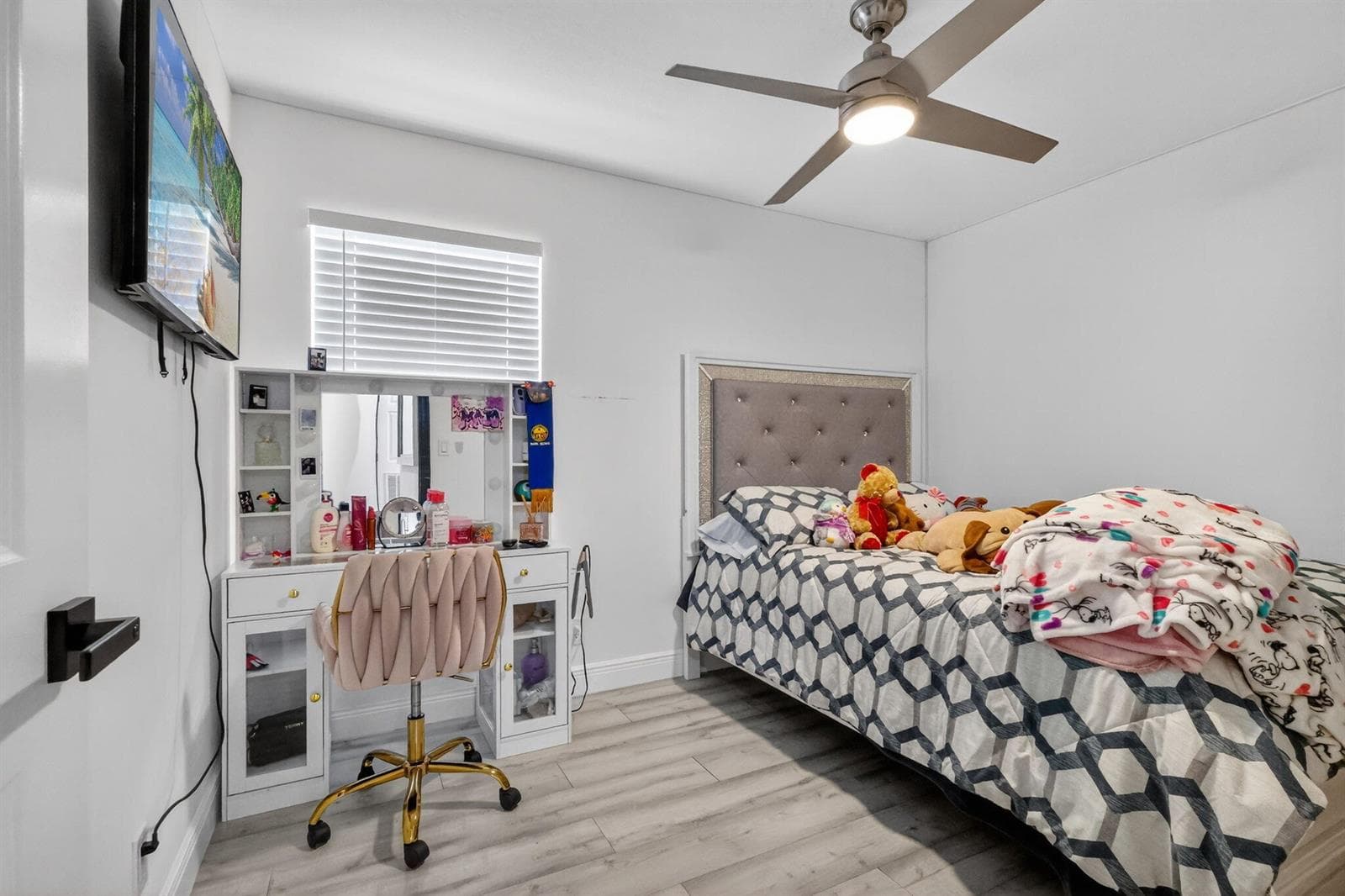 1691 W 26th Court, Riviera Beach FL 33404