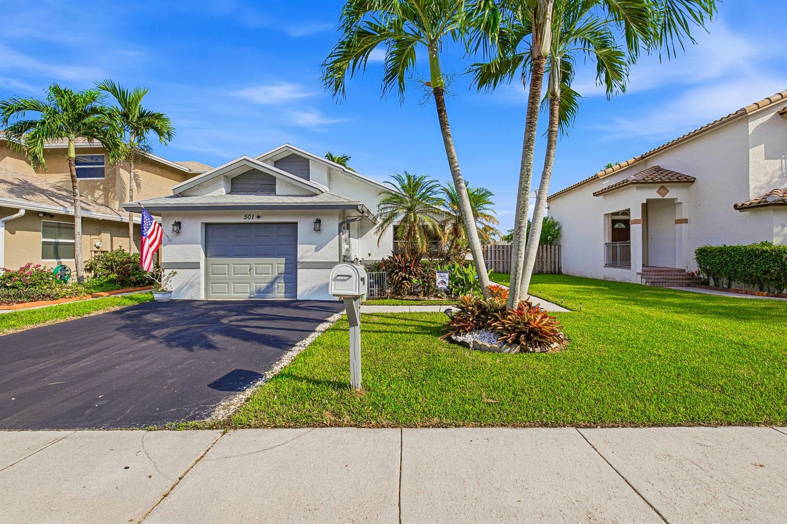 501 Lakeside Circle, Sunrise FL 33326