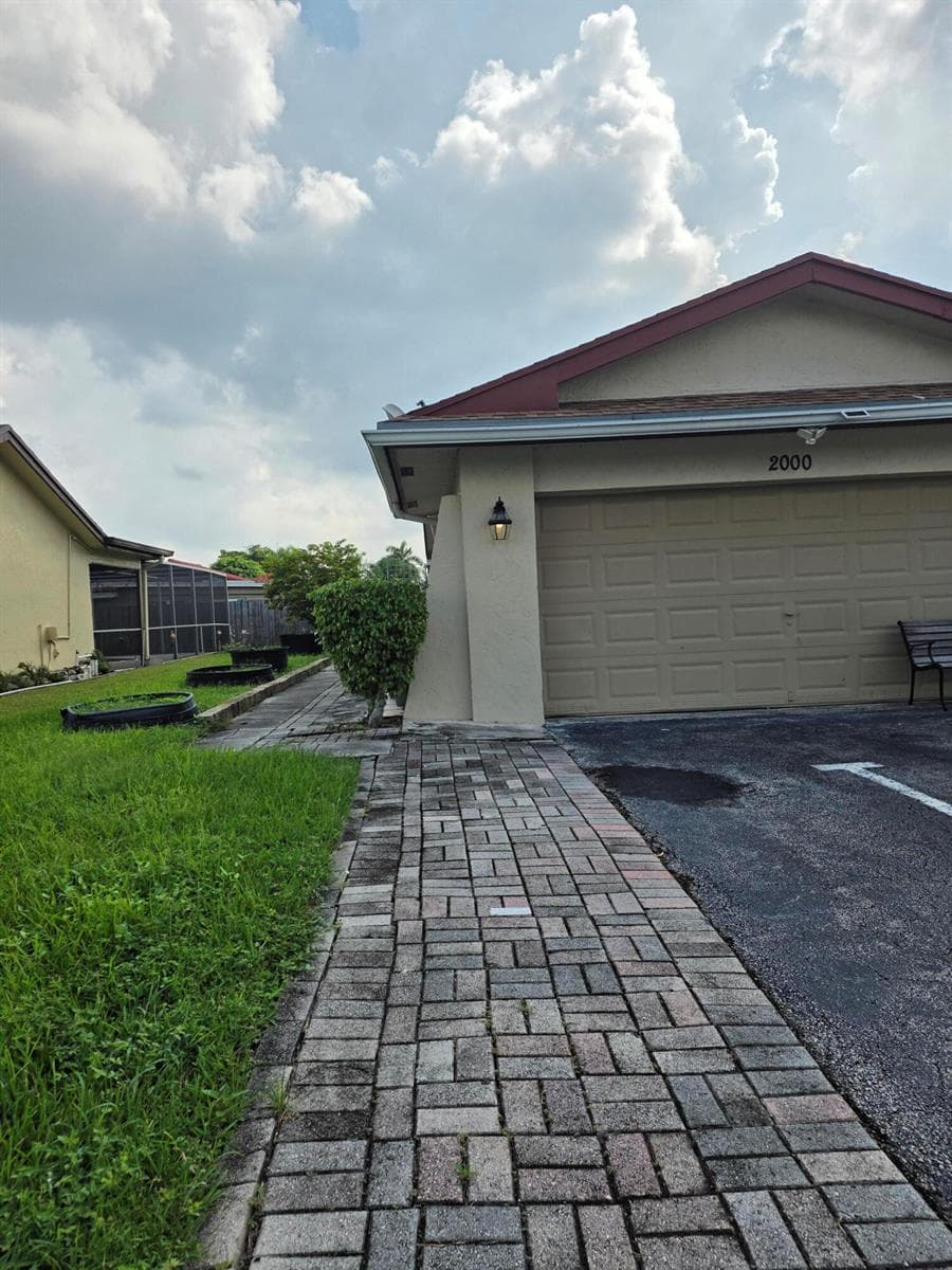 2000 NW 70TH Lane, Margate FL 33063