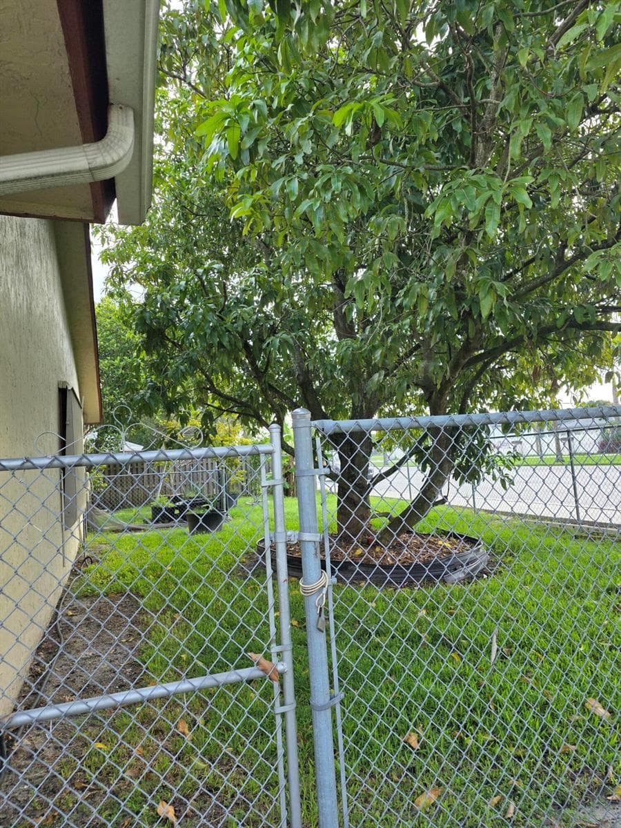2000 NW 70TH Lane, Margate FL 33063