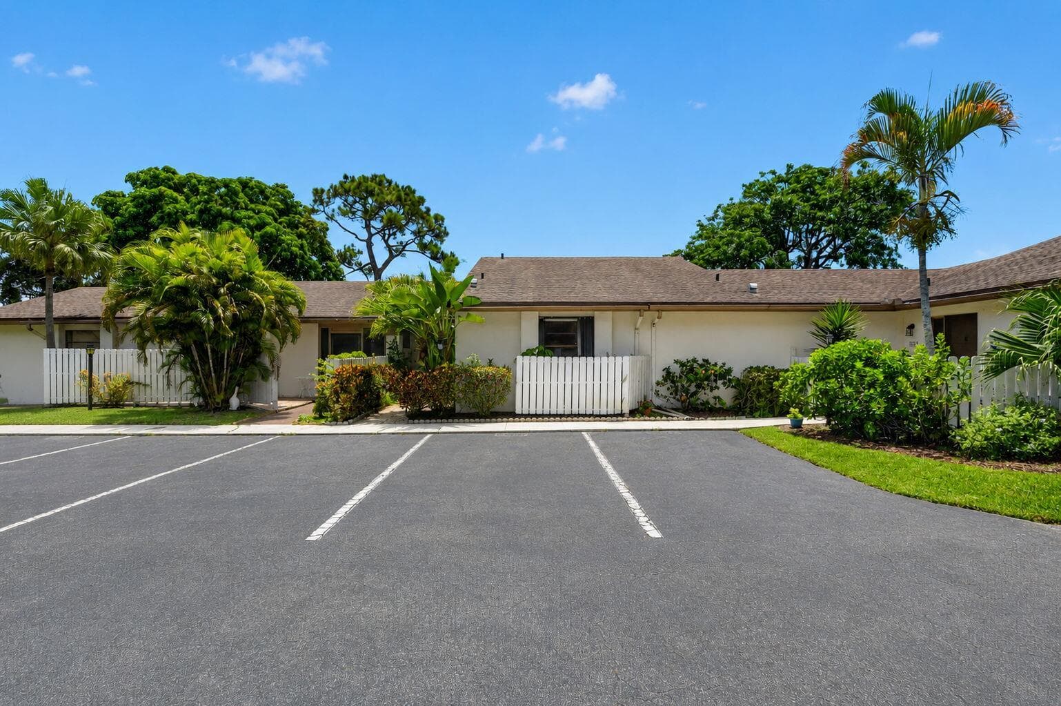 6102 WOODLAKE Boulevard, FL 33463