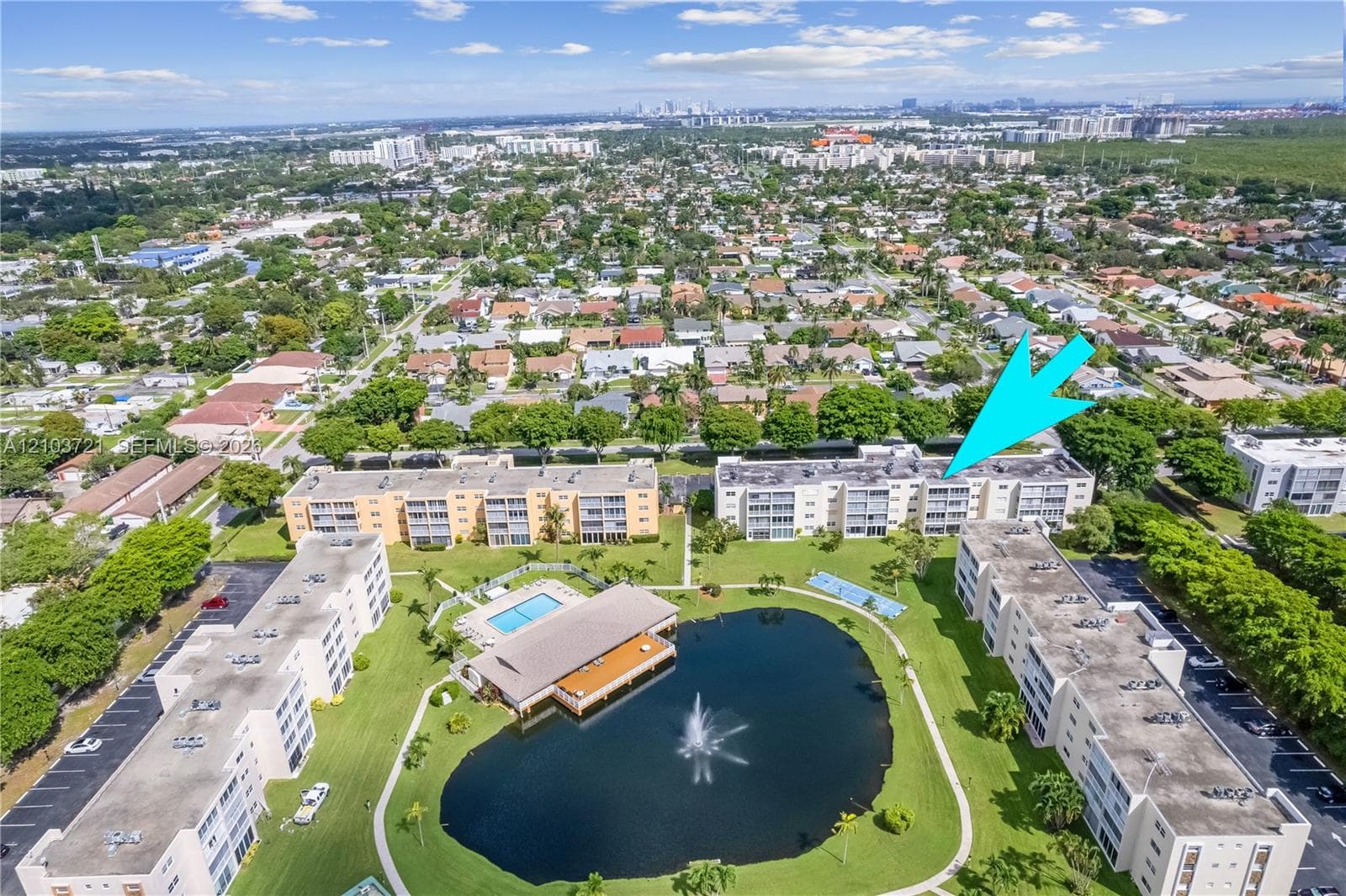 206 SE 10th St # 303, Dania Beach FL 33004