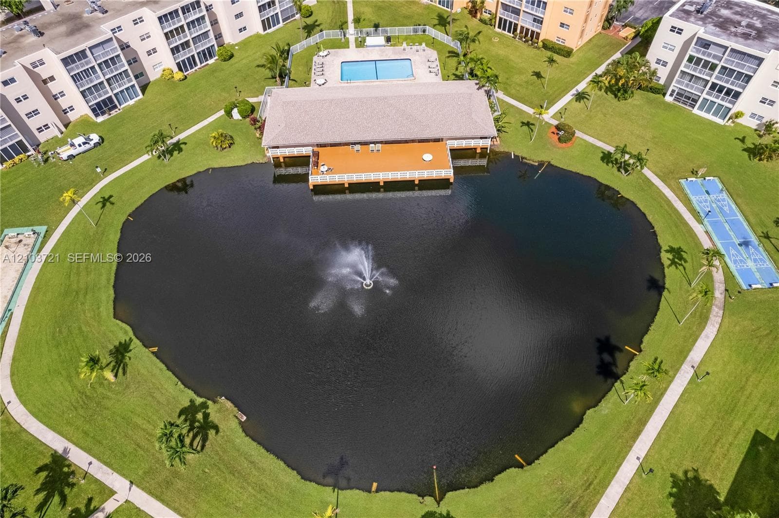 206 SE 10th St # 303, Dania Beach FL 33004