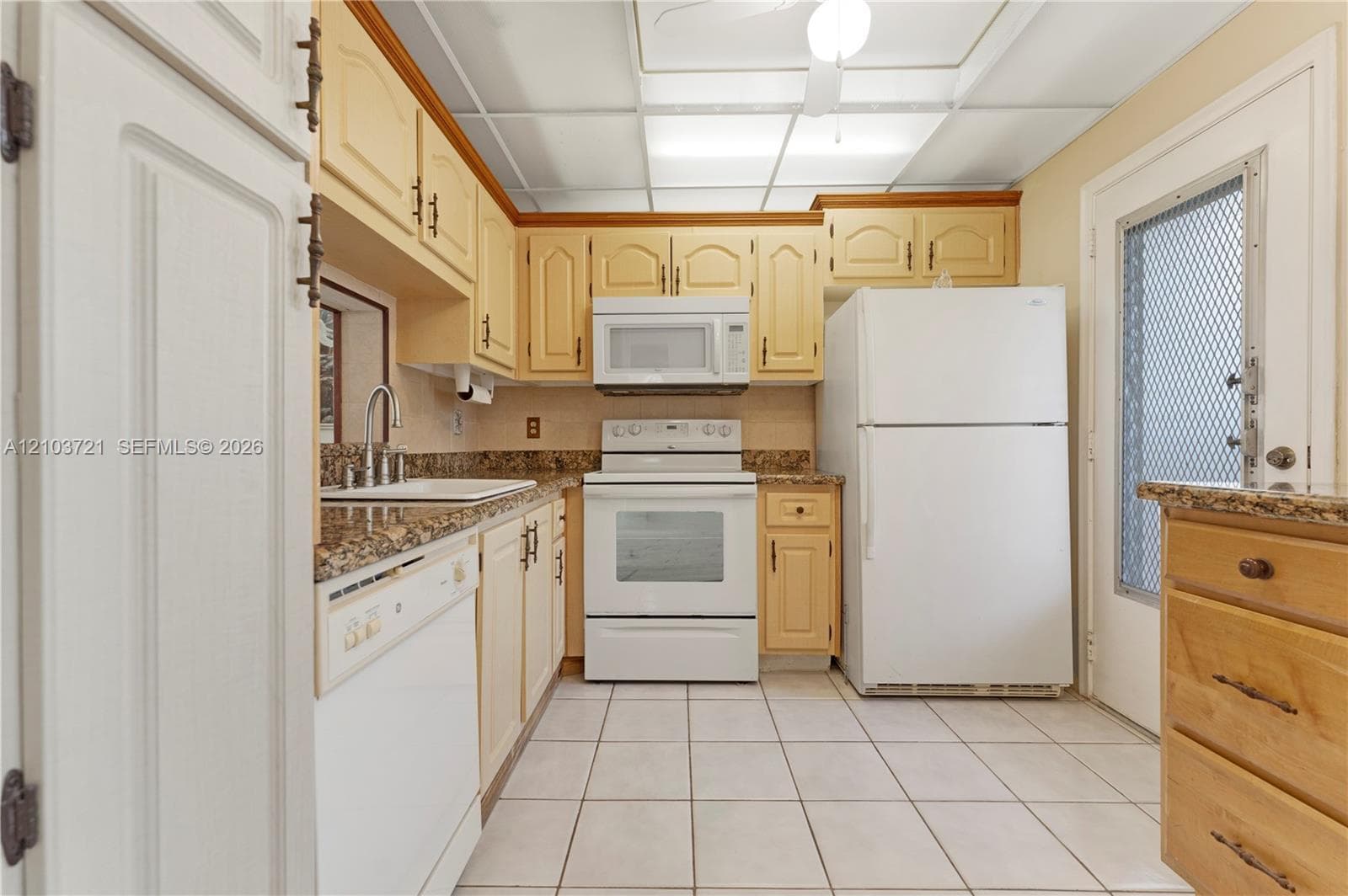 206 SE 10th St # 303, Dania Beach FL 33004