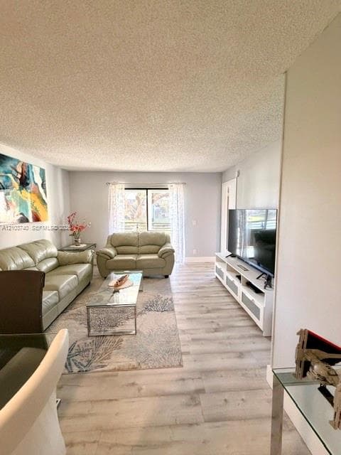 10405 Sunrise Lakes Blvd # 202, Sunrise FL 33322