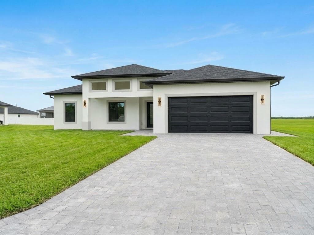 2405 CONWAY Avenue N, Lehigh Acres FL 33971