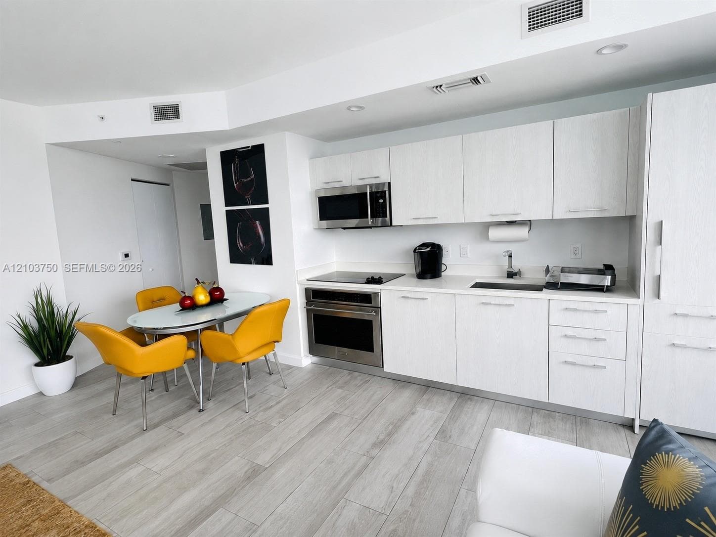 55 SW 9th St # 3308, Miami FL 33130