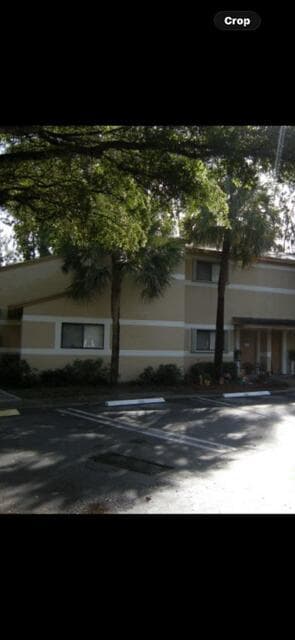 211 PALM Circle E, Pembroke Pines FL 33025