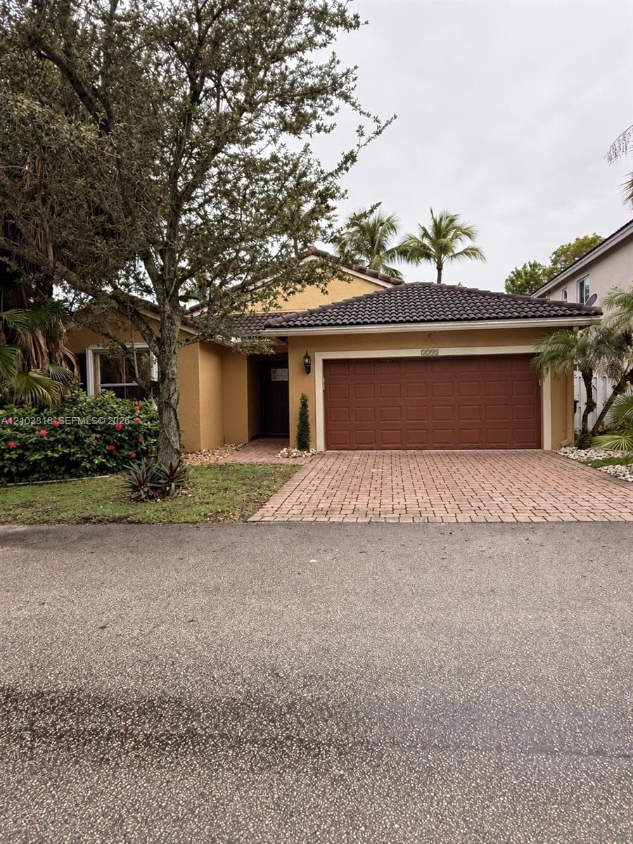 5292 SW 38th Ave, Hollywood FL 33312
