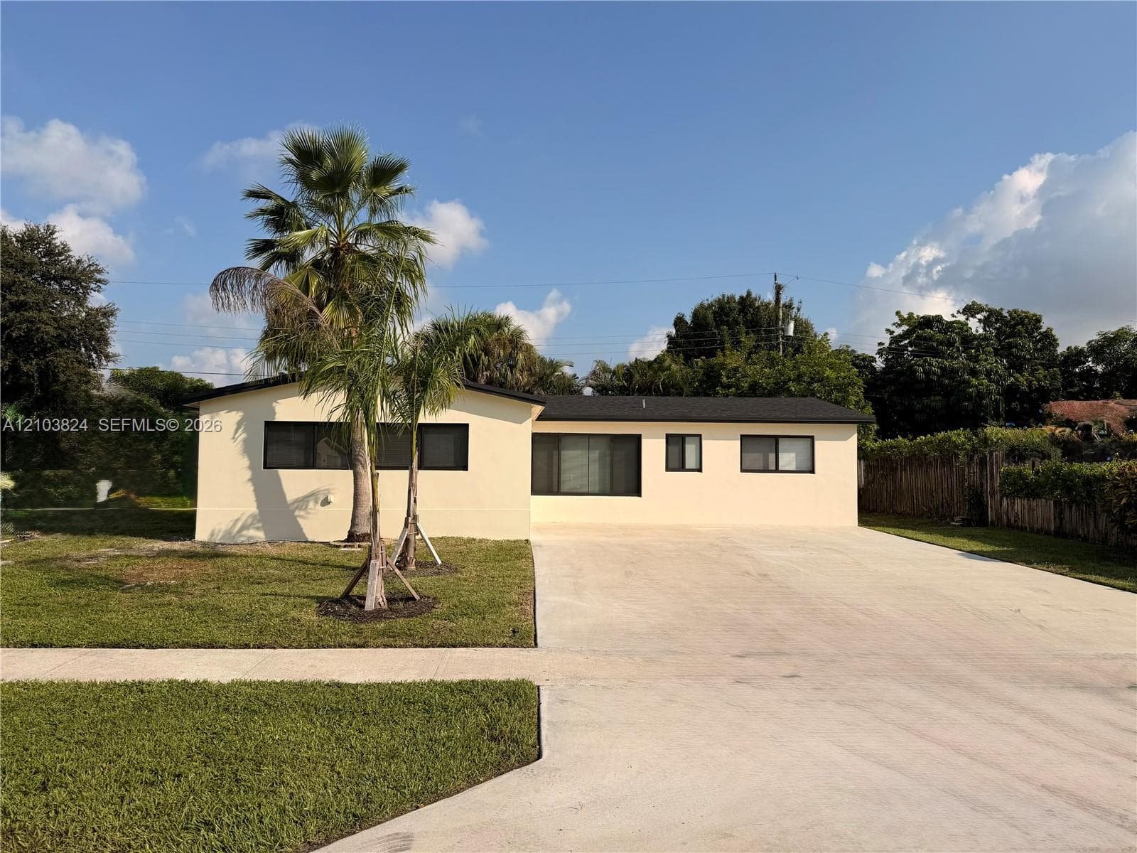 6211 NW 16th Ct, Sunrise FL 33313