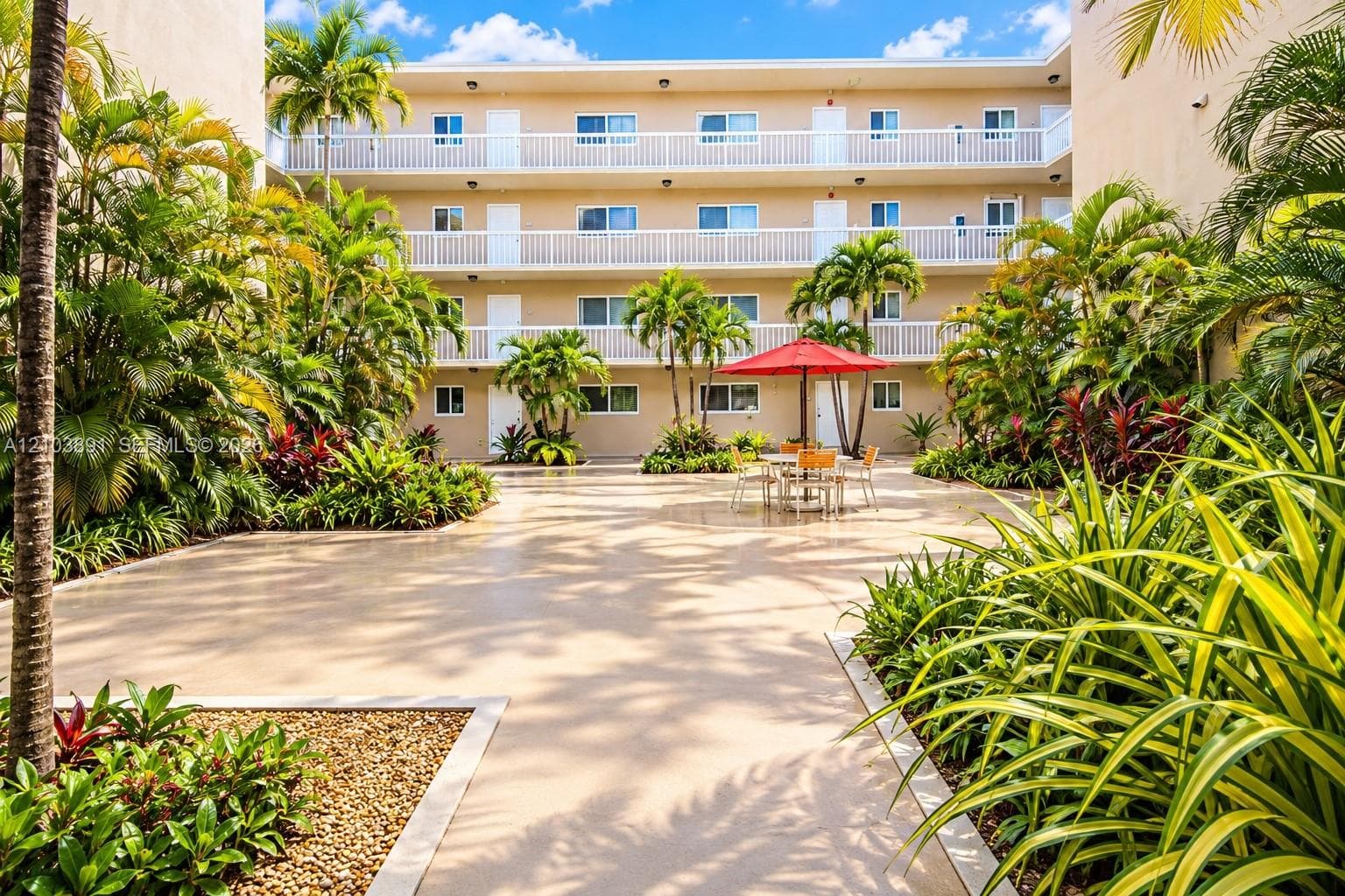 7840 Camino Real # 110, Miami FL 33143