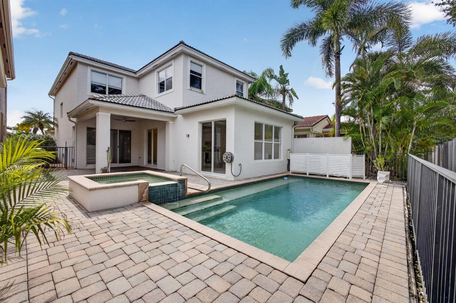 207 ISLE VERDE Way, Palm Beach Gardens FL 33418