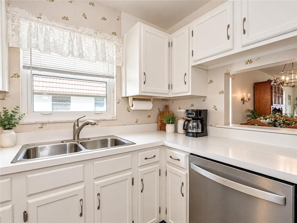 1 VISTA PALM Lane # 207, Vero Beach FL 32962