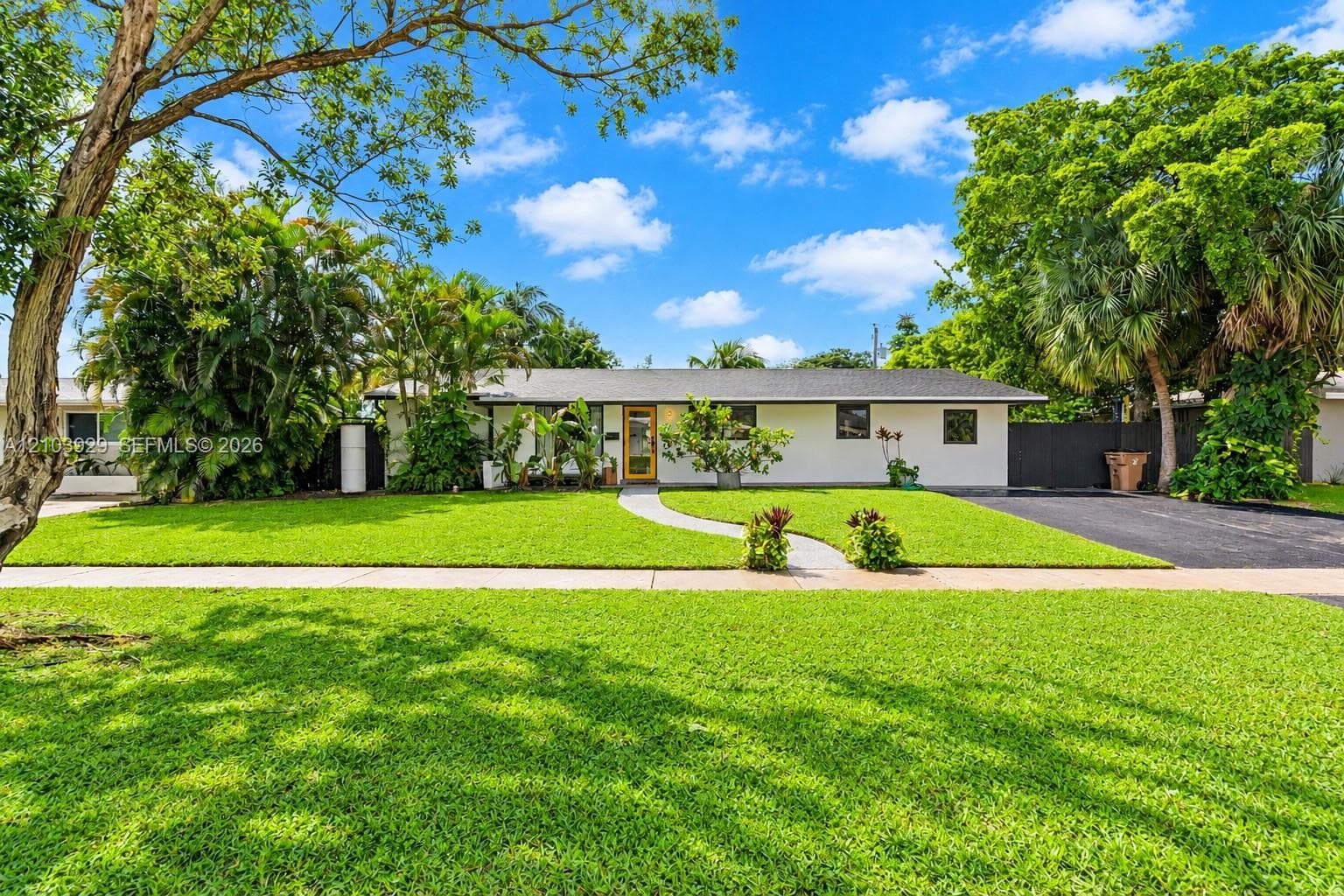 590 NW 38th Pl, Deerfield Beach FL 33064