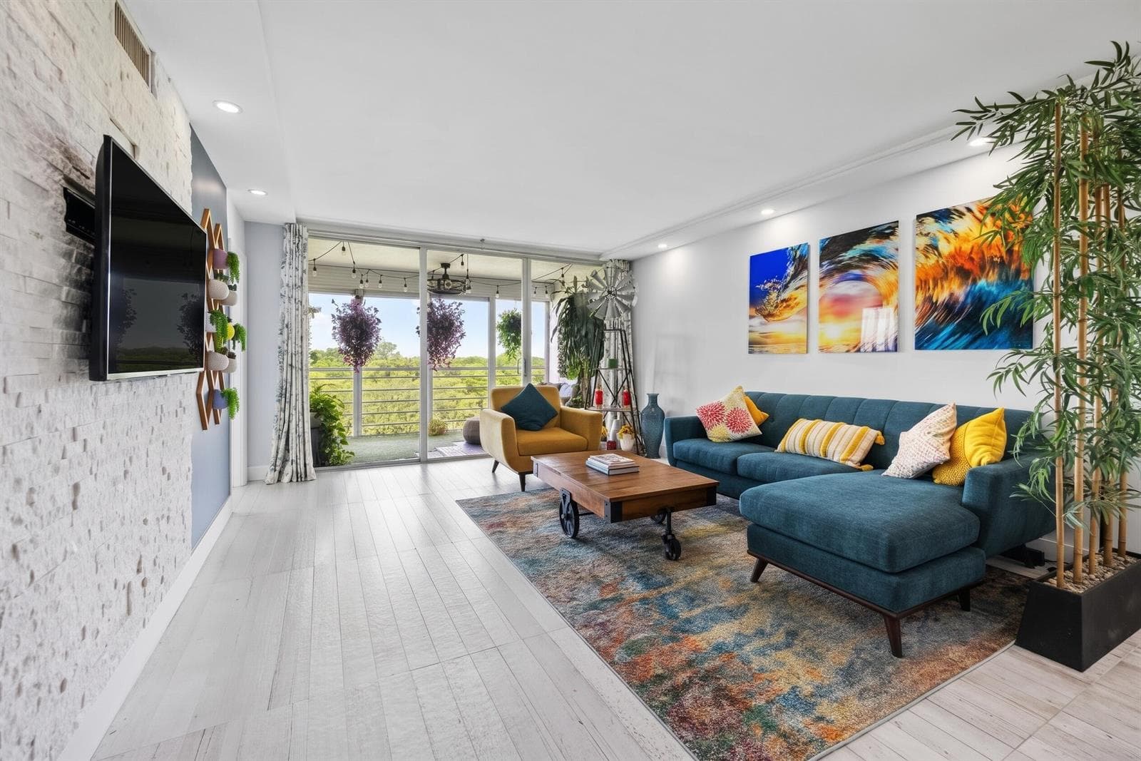 575 Oaks Lane # 708, Pompano Beach FL 33069