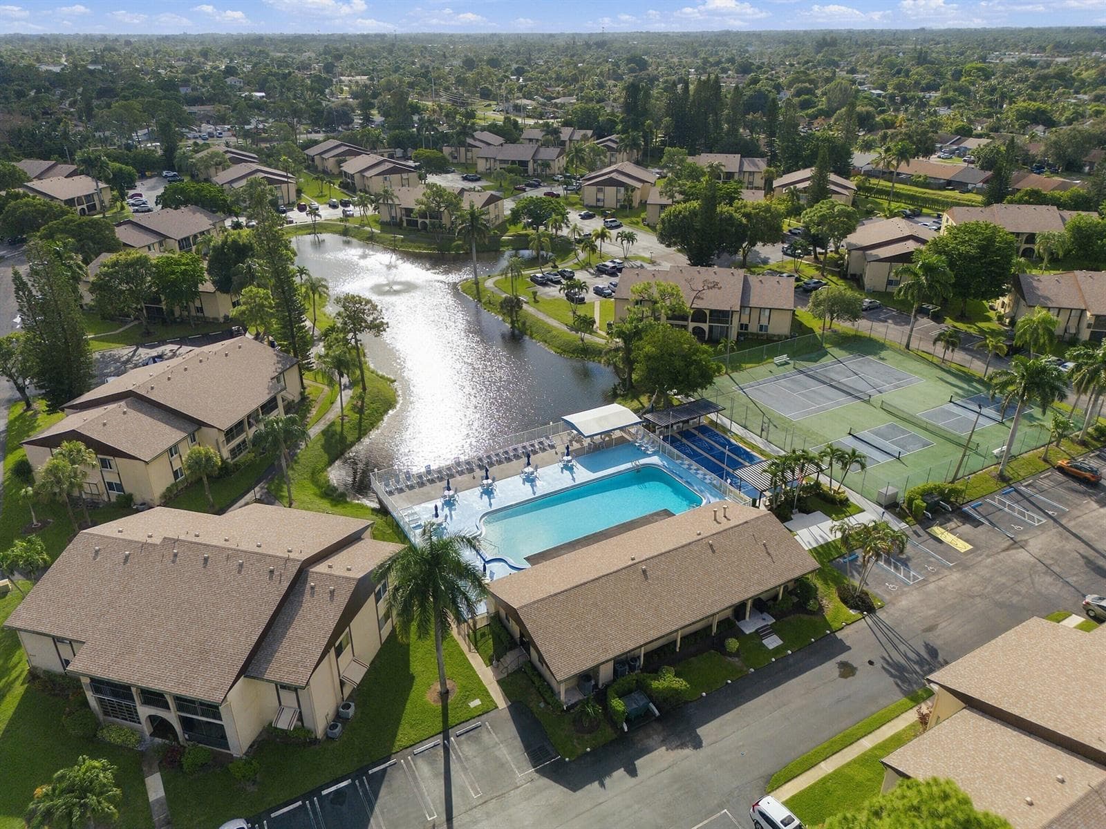 313 PINE RIDGE Circle # 2, FL 33463