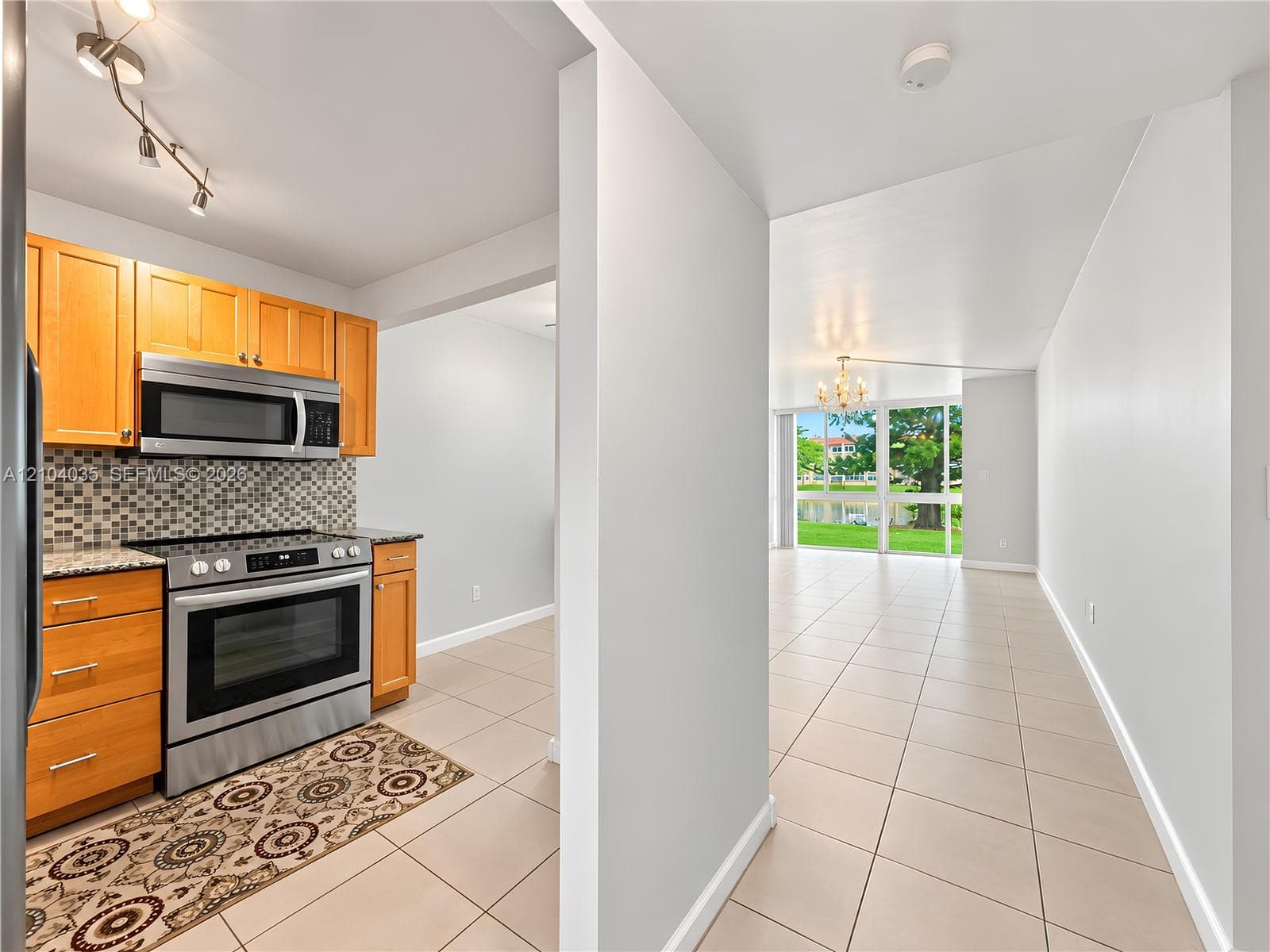 9850 Sunrise Lakes Blvd # 108, Sunrise FL 33322