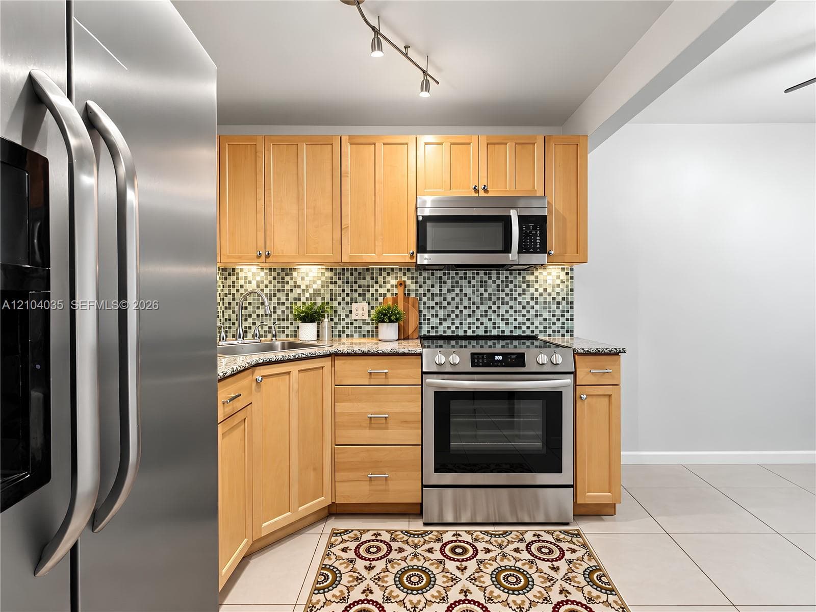 9850 Sunrise Lakes Blvd # 108, Sunrise FL 33322