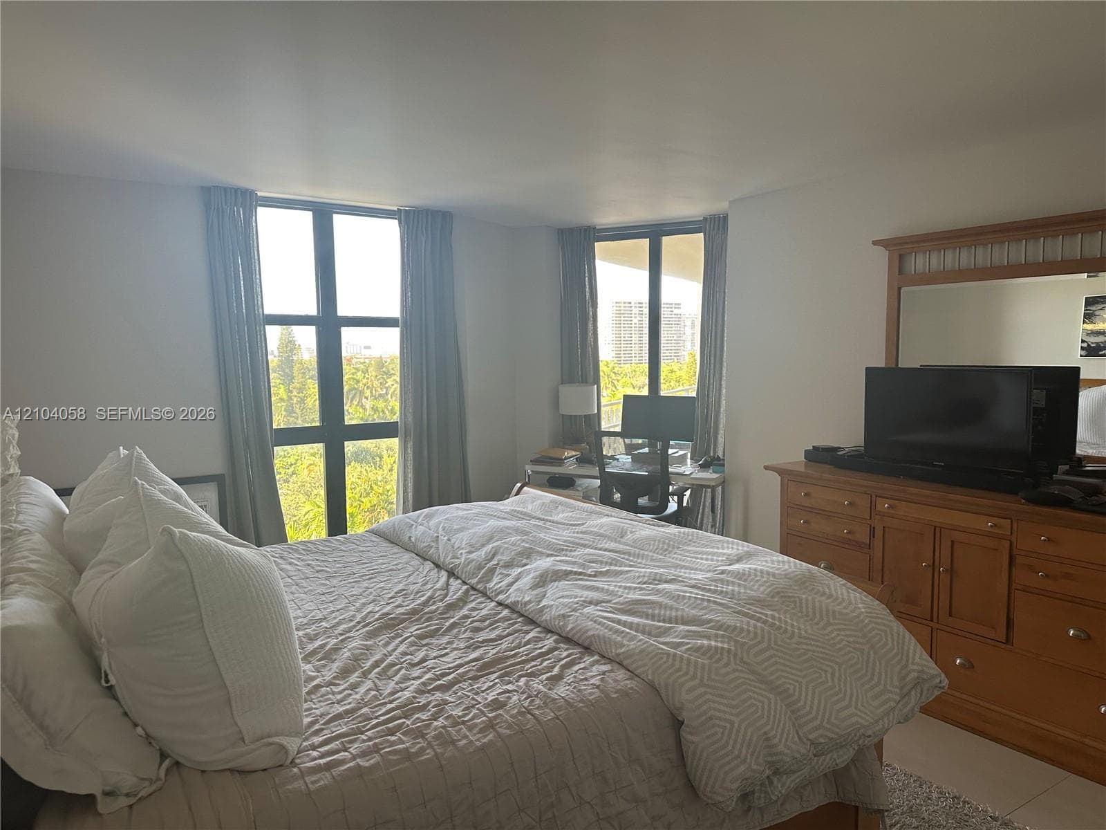 1000 Quayside Ter # 905, Miami FL 33138