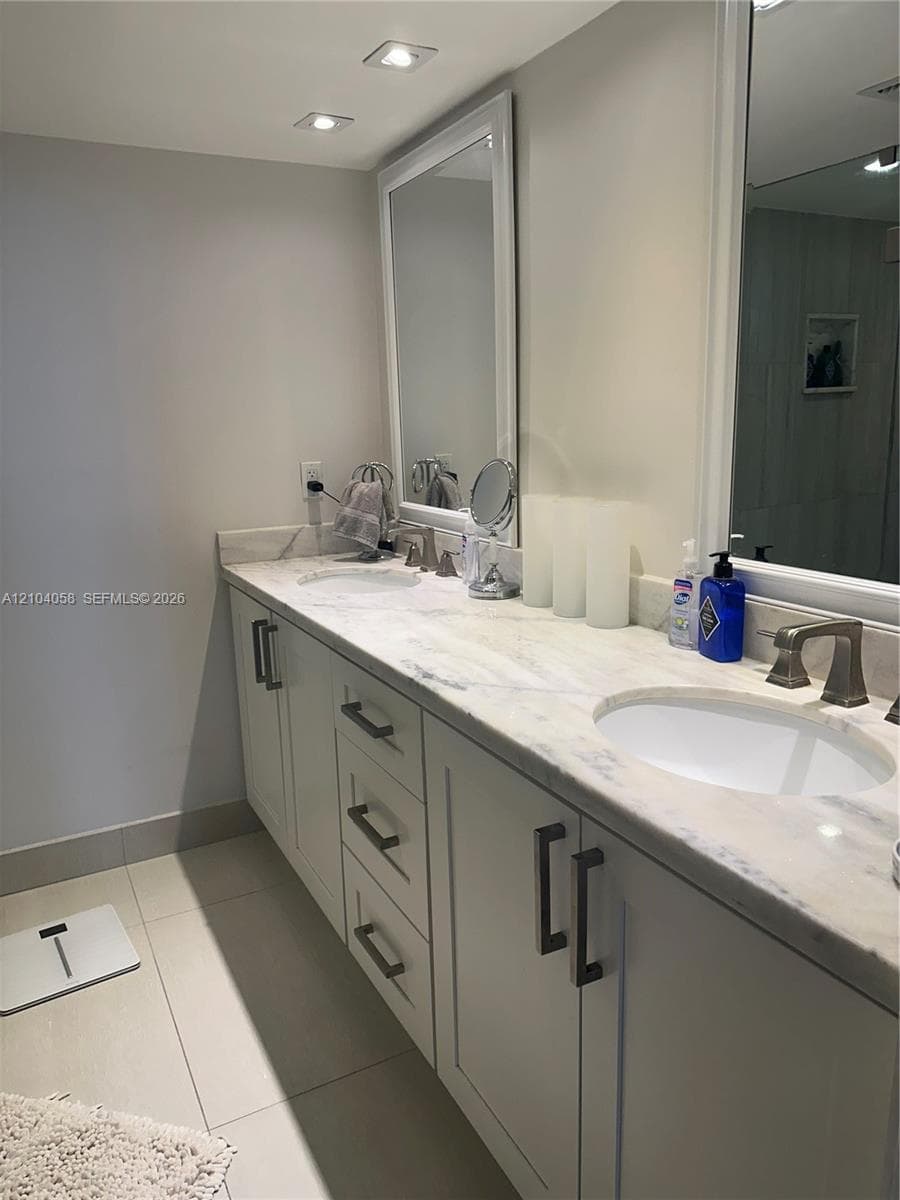 1000 Quayside Ter # 905, Miami FL 33138